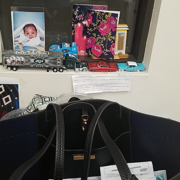 COPY - Tory Burch, SHE'S A BEAUTY - Picture 3 of 4